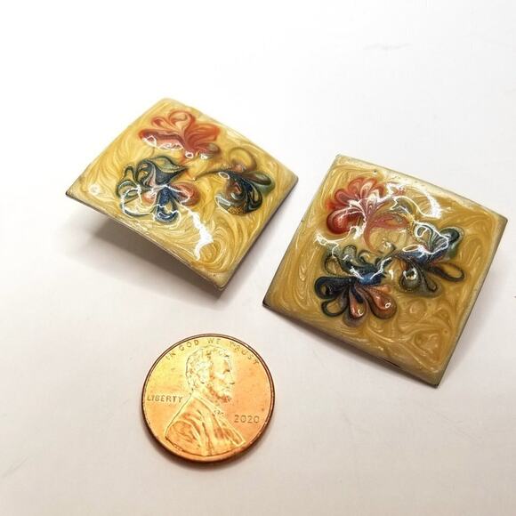 Vintage Enamel Floral Clip Earrings, Hand-painted, Enamel on Metal, 1 1/8 Inches - Picture 9 of 12